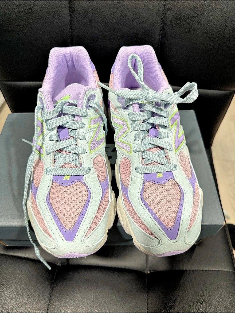 New Balance 9060 Sneakers Blue Pink Women's US 7.5 Like New